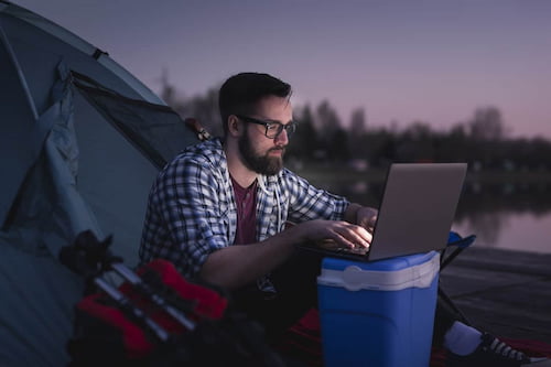 Ultimate Tips for How to Work Remotely While Camping
